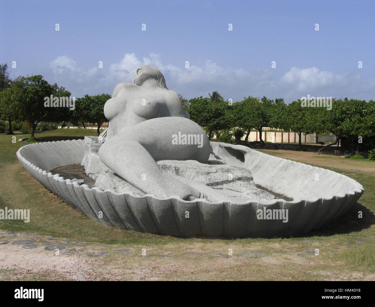 Jalakanyaka  Mermaid sculpture at Shanghumugham beach. Trivandrum , Kerala, India. Created by award-winning sculptor Kanayi Kunhiraman. 1990 Concrete Stock Photo