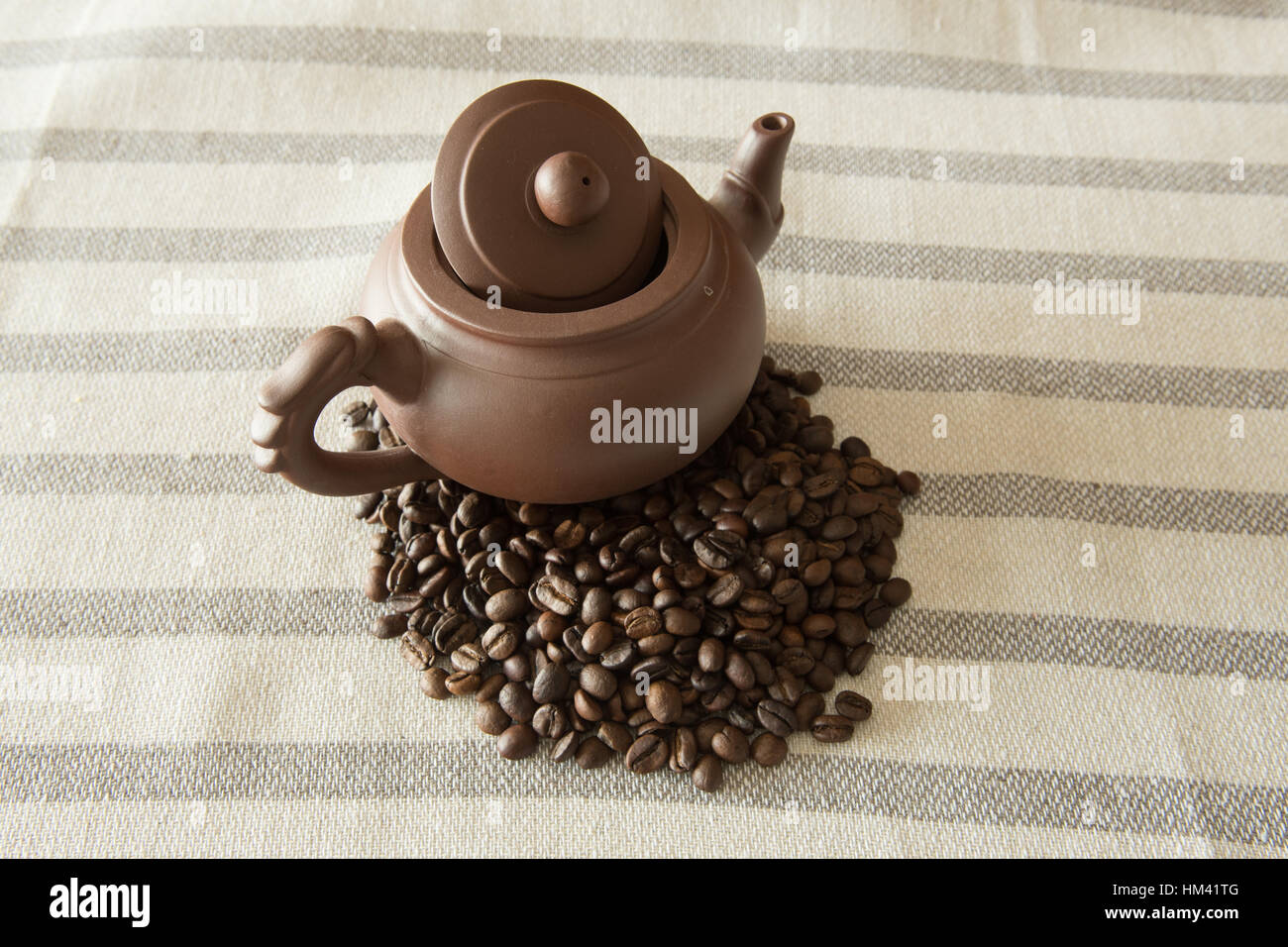 Coffee beans with pot Stock Photo Alamy
