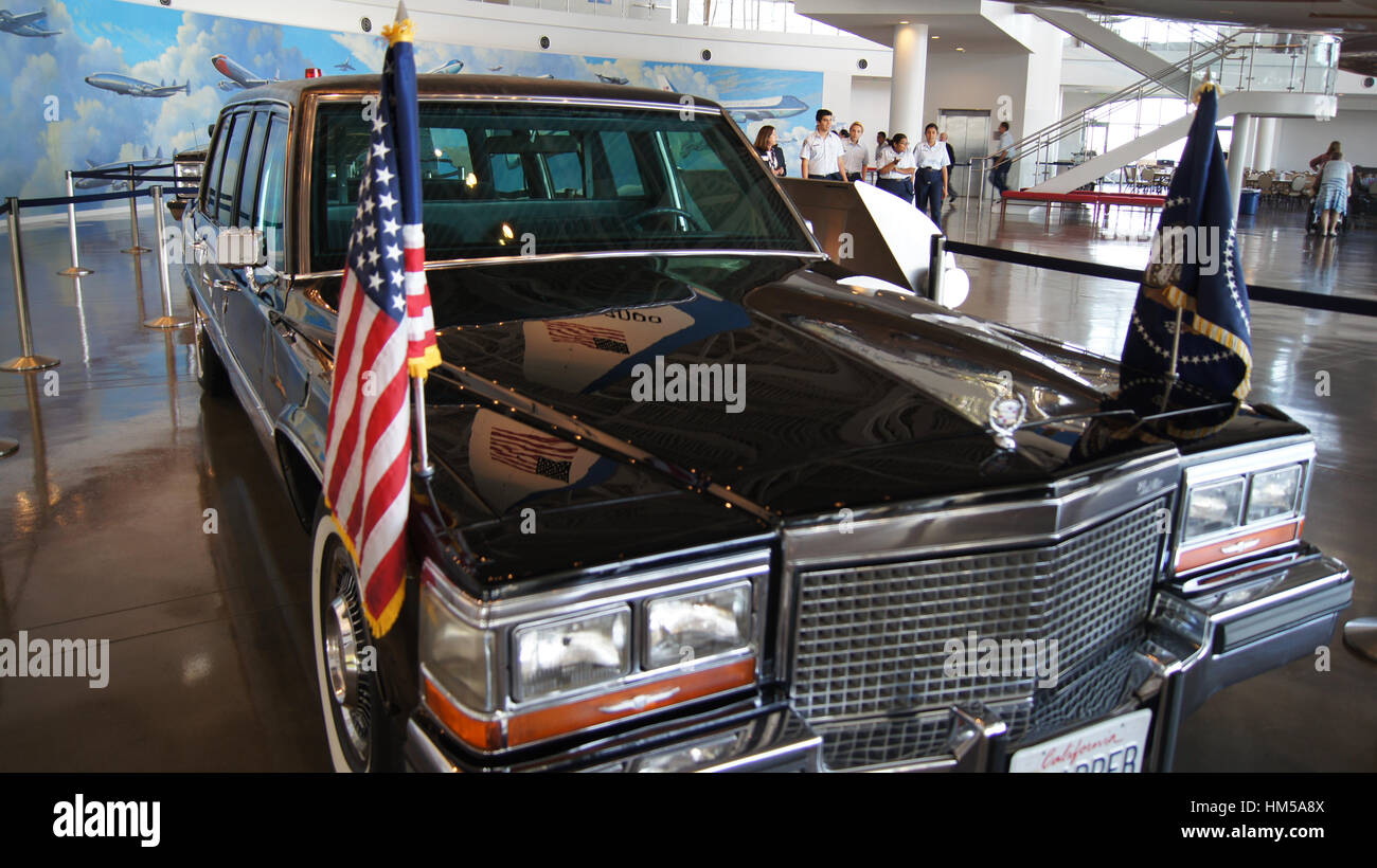 All American Limousine Simi Valley SIMI VALLEY, CALIFORNIA, UNITED STATES - OCT 9, 2014: Presidential