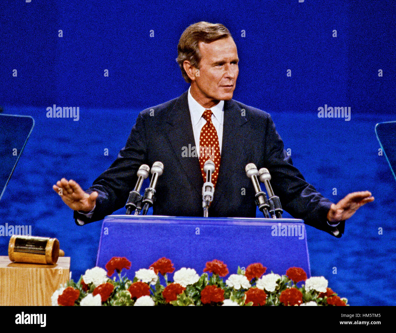 George H.W. Bush, former United States Ambassador to the United Nations, accepts the nomination of the Republican Party to be its candidate for Vice President of the United States at the Joe Lewis Arena in Detroit, Michigan on July 17, 1980. Stock Photo