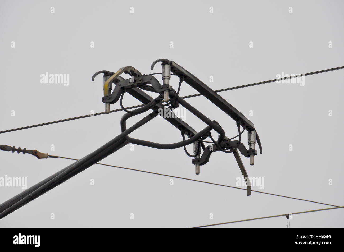 train electric voltage