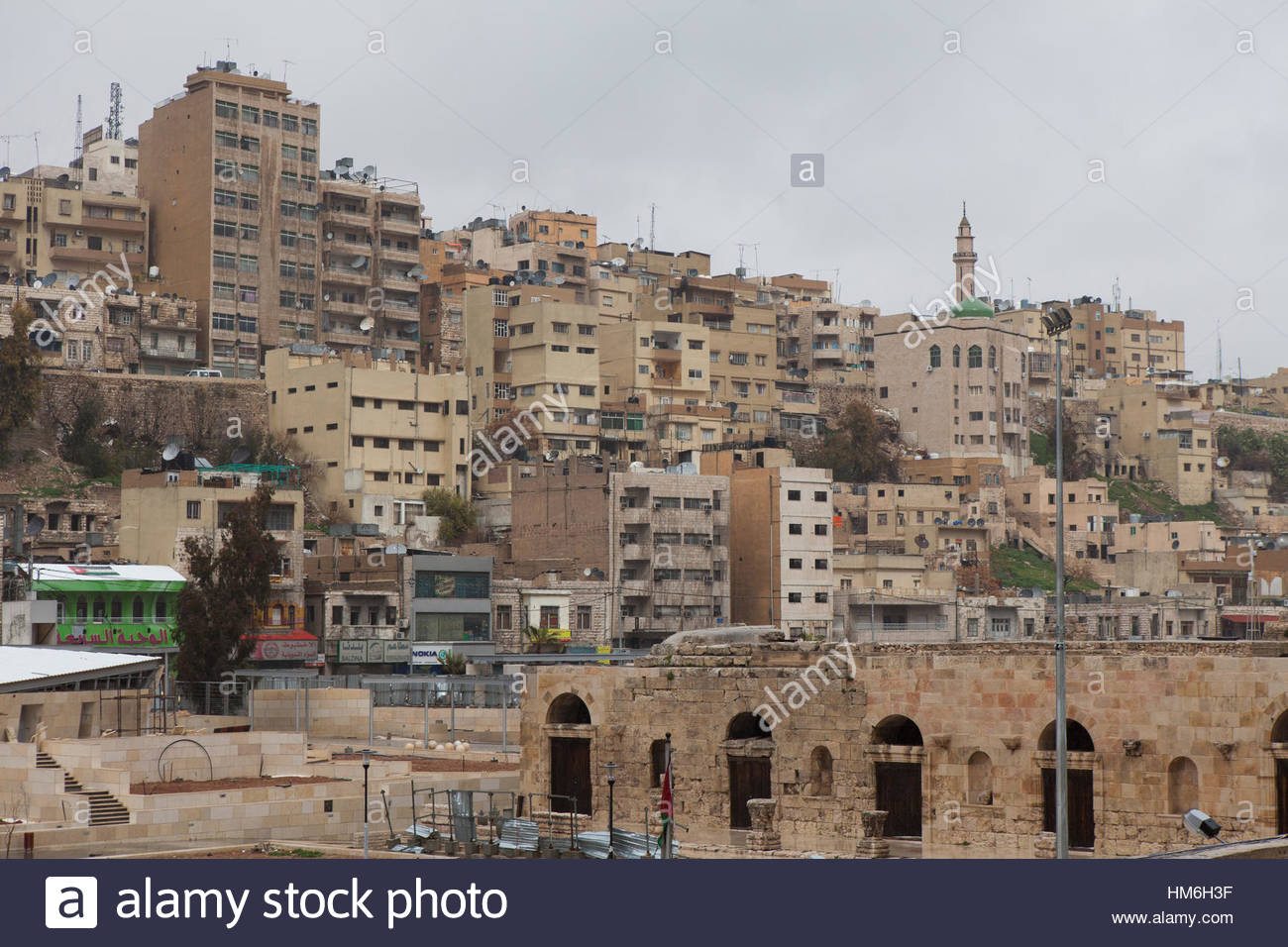 Housing and neighborhood surrounding the Roman Theater in Amman Stock Photo  - Alamy