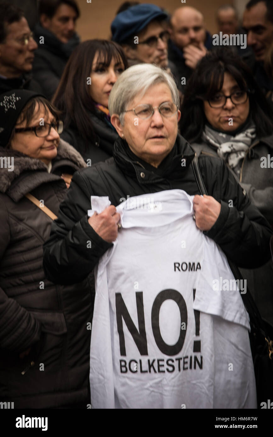 Rome, Italy. 31st Jan, 2017. Hundreds of street vendors take part in a rally in front of the Italian Chamber of Deputies to protest against the so-called Bolkenstein directive in Rome, Italy. The Bolkenstein directive from Dutch former EU internal Market Commissioner Frits Bolkenstein, is an EU law aiming at establishing a single market for services within the European Union. Credit: Andrea Ronchini/PacificPress/Alamy Live News Stock Photo