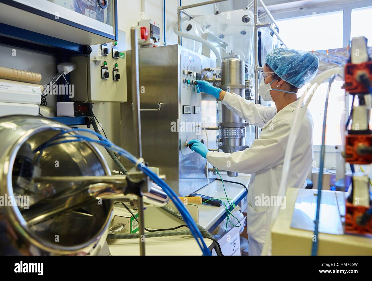 Fluid Bed. Pharmaceutical Development Laboratory. Preformulation, design and development of