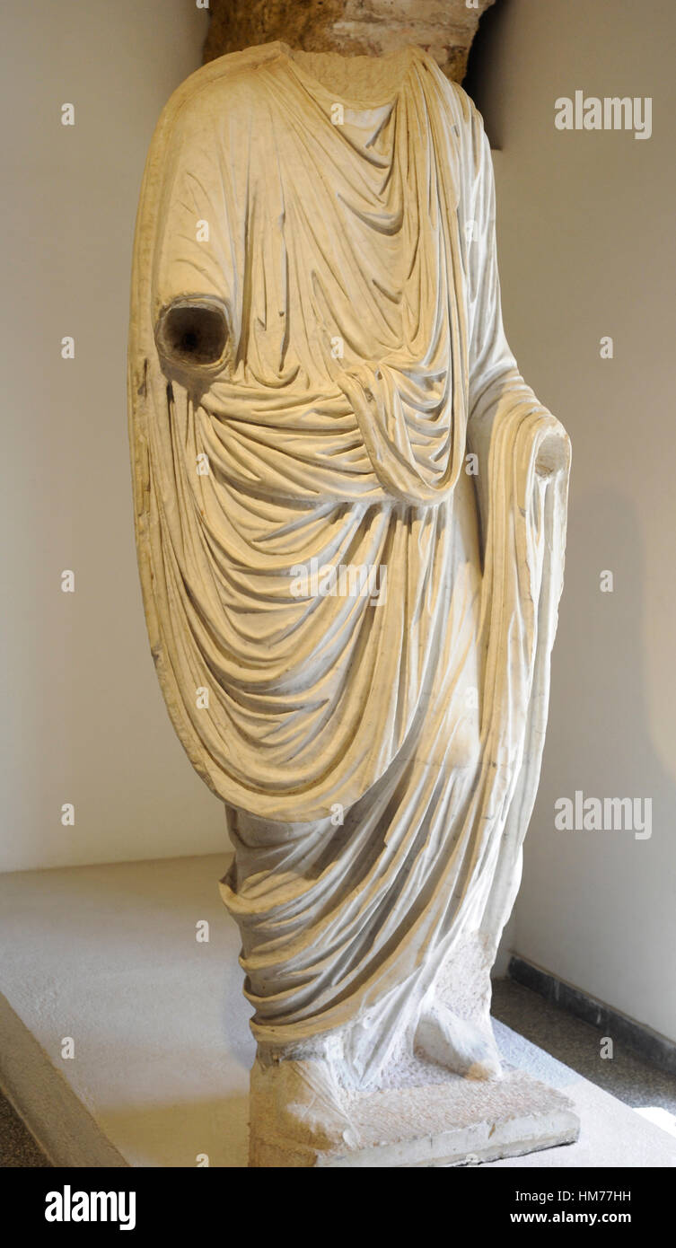 Togate. Statue. Marble. 1t century. From the Roman Theatre. Tarragona.  National Archaeological Museum, Tarragona. Spain Stock Photo - Alamy