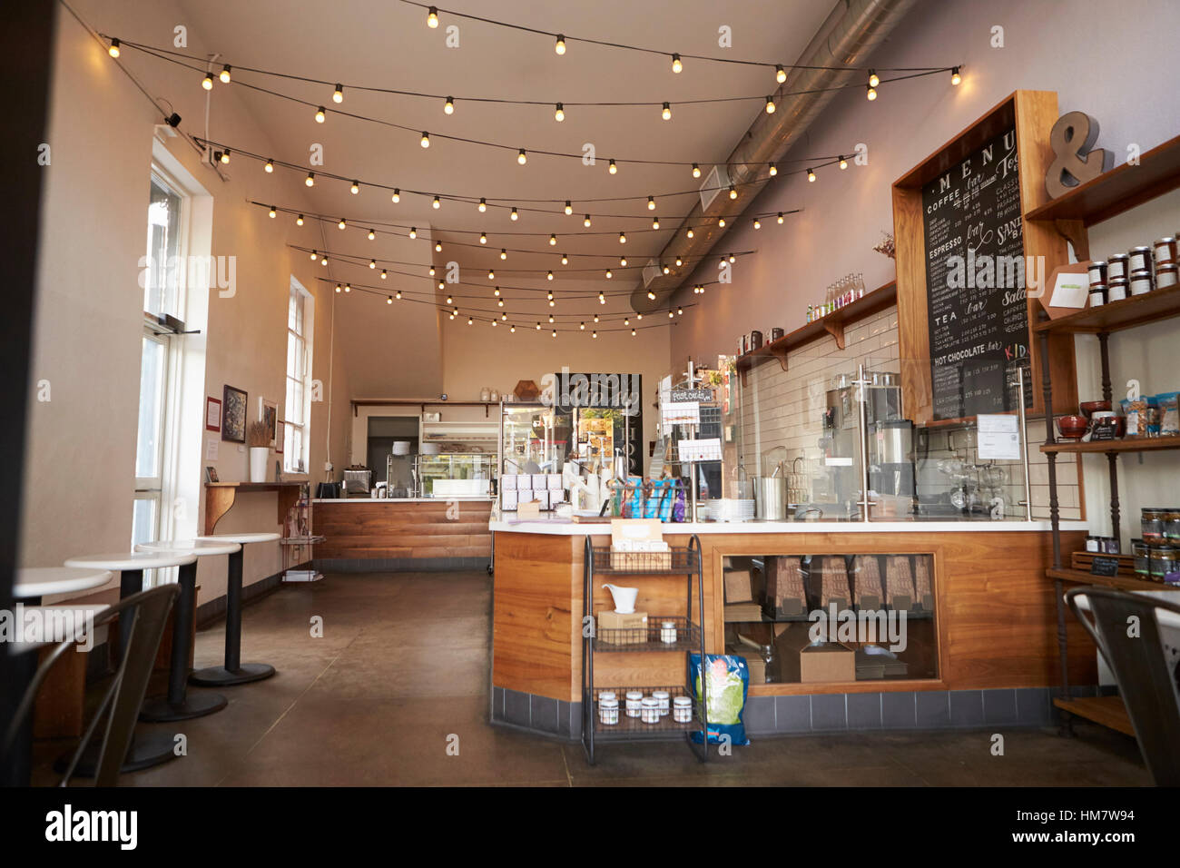 Empty Cafwe Empty cafe or bar interior, daytime Stock Photo - Alamy