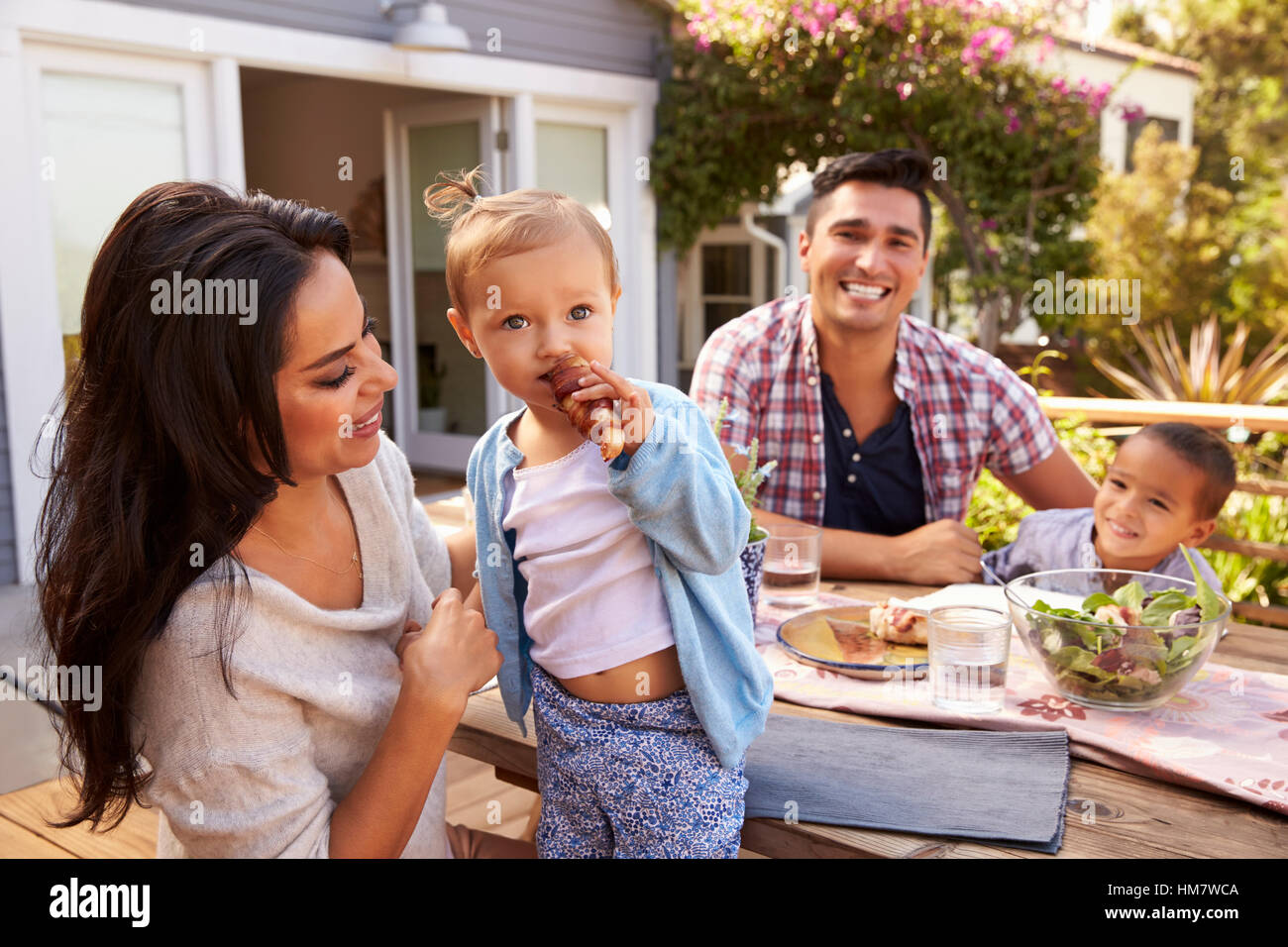 Family meal home table america hi-res stock photography and images - Alamy