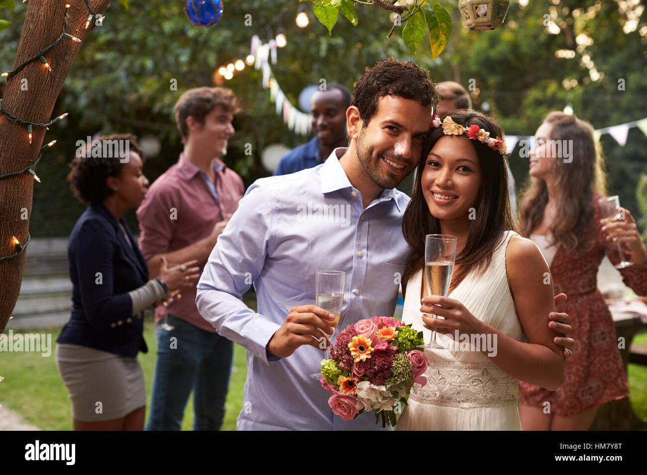 Black couple wedding hi-res stock photography and images - Alamy