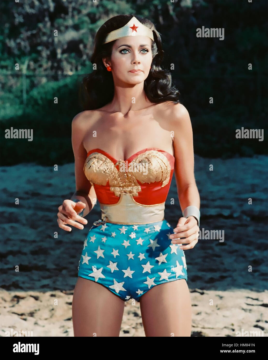 Lynda carter wonder woman hi-res stock photography and images - Alamy