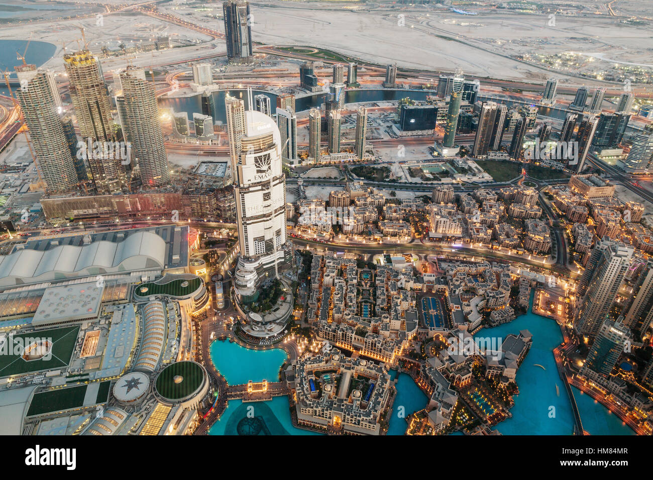 DUBAI - NOVEMBER 08, 2016: Dubai Night View. Panoramic view from Burj ...