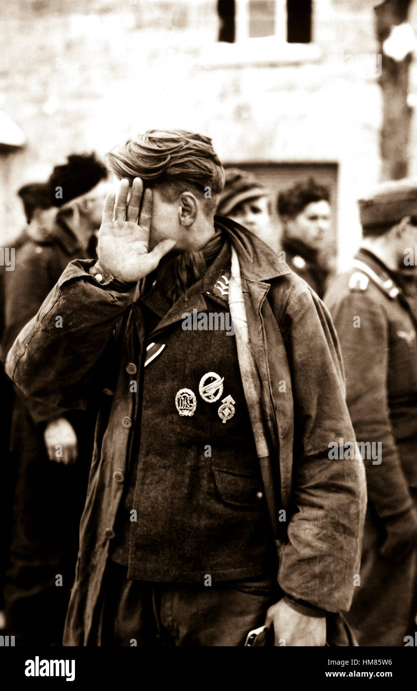 A German prisoner captured by the 16th Infantry Regiment, near Weywertz, Belgium, January 15, 1945.  Sgt. Bill Augustine.  (Army) NARA FILE #:  111-SC-341504 WAR & CONFLICT BOOK #:  1289 Stock Photo