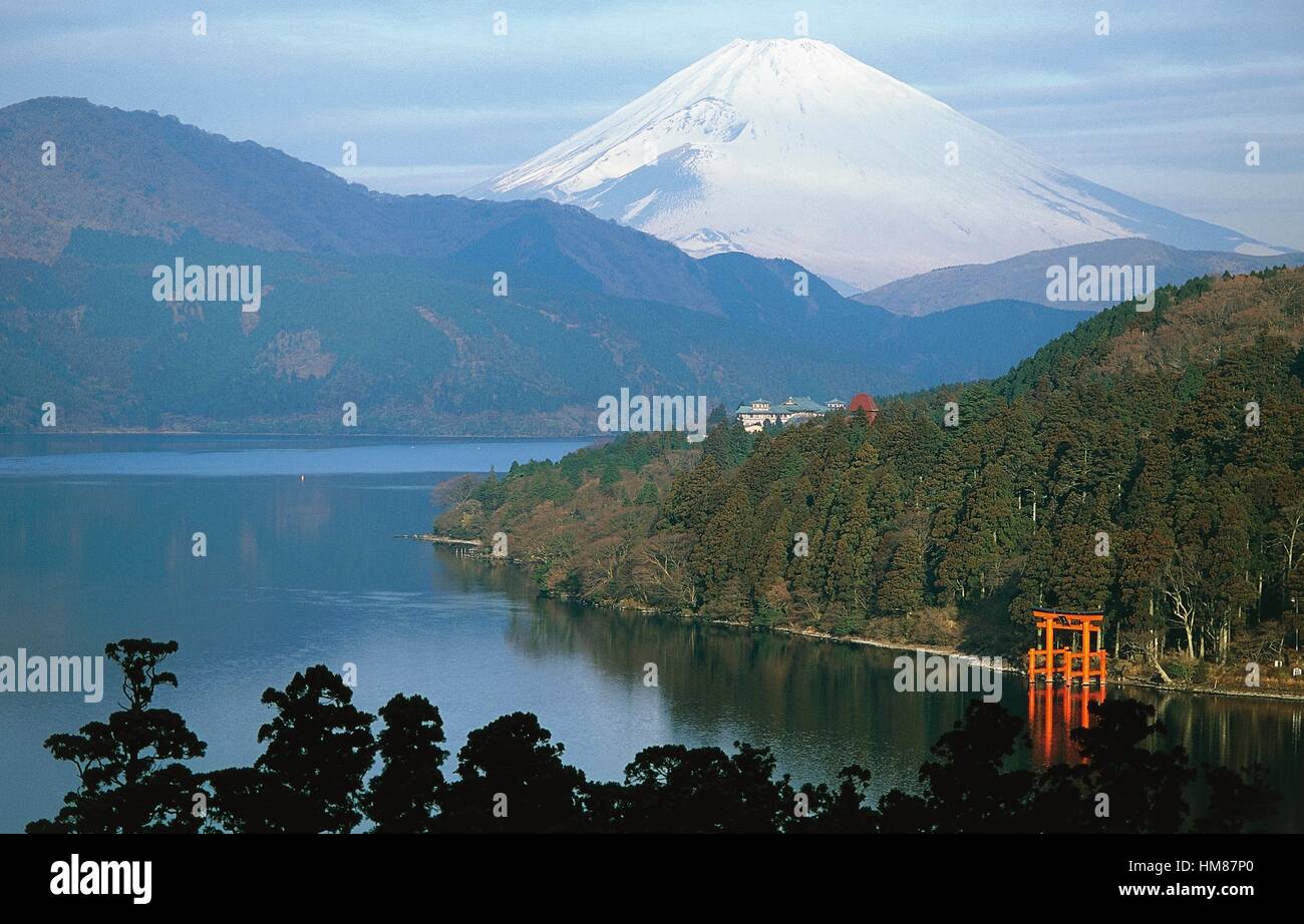 Mount Fuji (3776 metres) seen from Lake Ashi, Chubu, Japan. Stock Photo