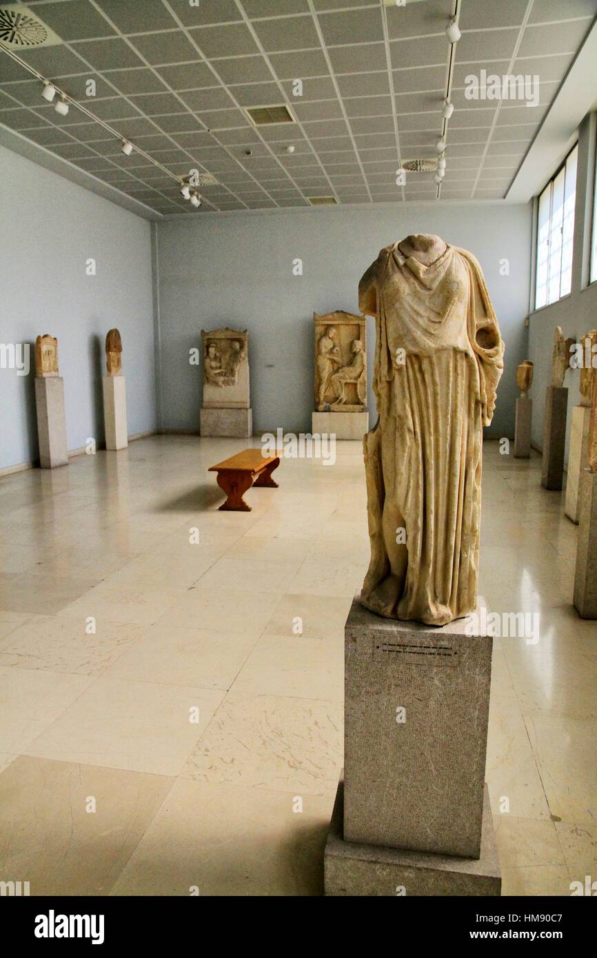 Votive statue of a woman, 426400 B.C. Pireus Museum, Greece Stock