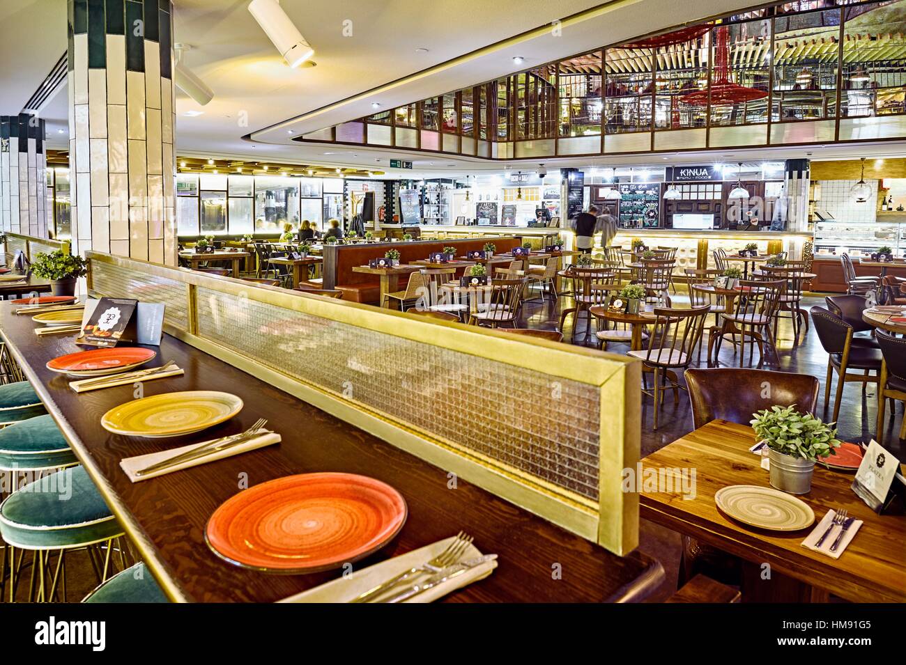 Platea Madrid, a gourmet food hall located in a former cinema on the Plaza  de Colon. Madrid, Spain Stock Photo - Alamy