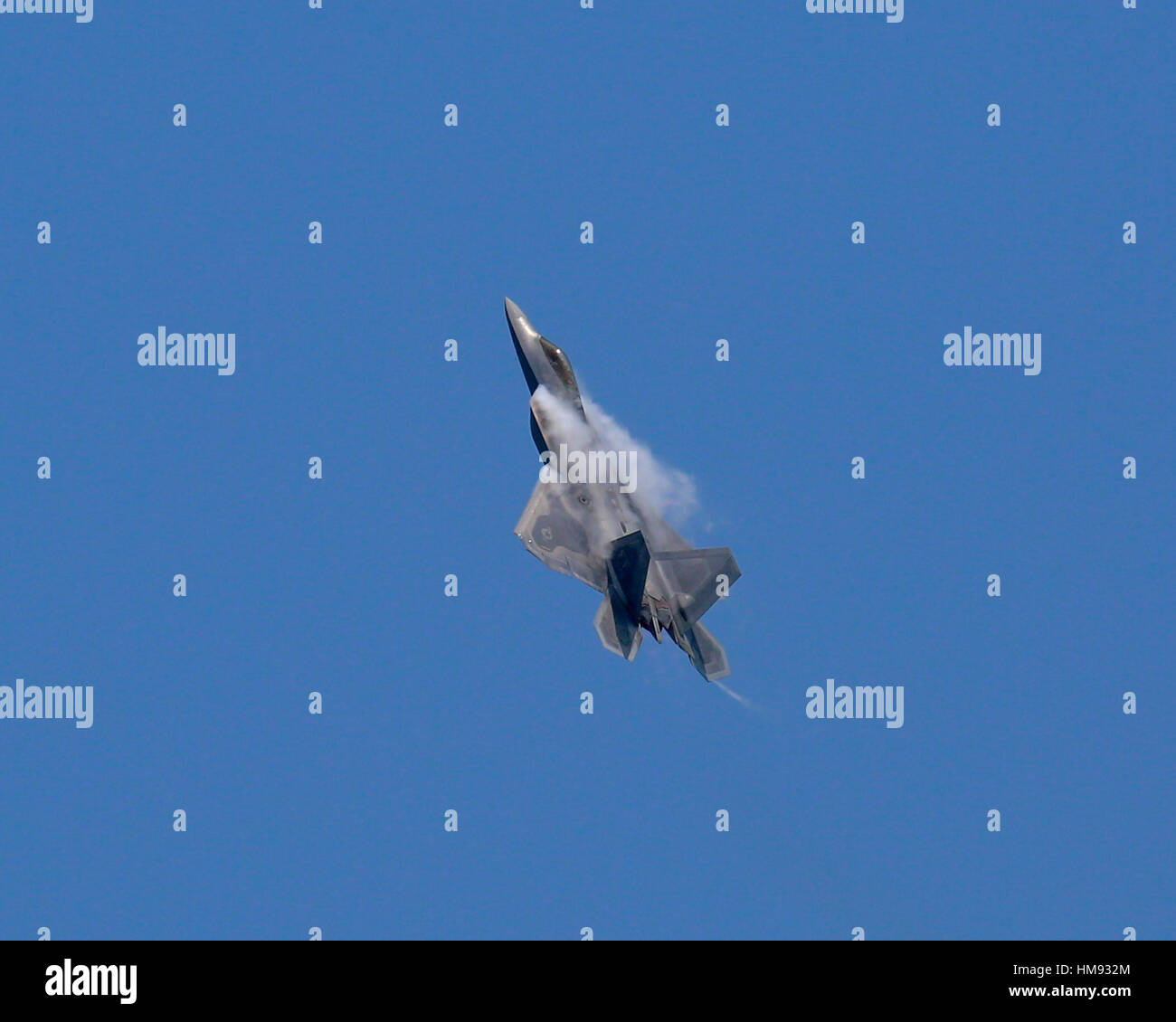 USAF F-22 Raptor in flight Stock Photo