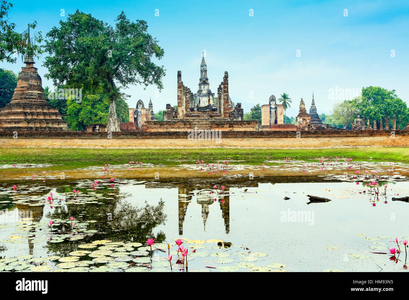 Wat Mahathat in the Sukhothai Historical Park, Thailand, Southeast Asia Stock Photo