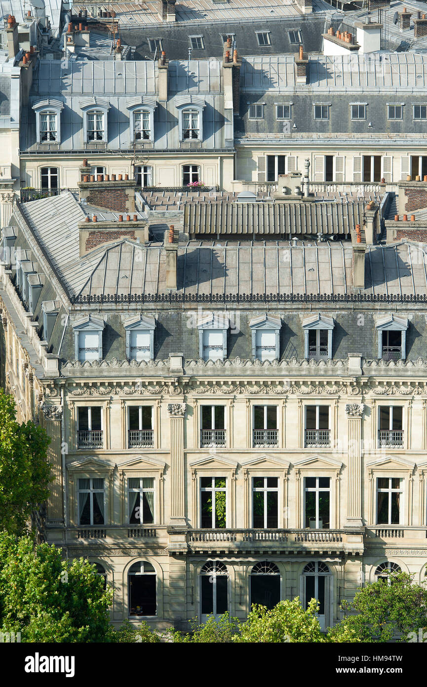 France. Paris 16th district. Place de l'Etoile. Buildings between rue