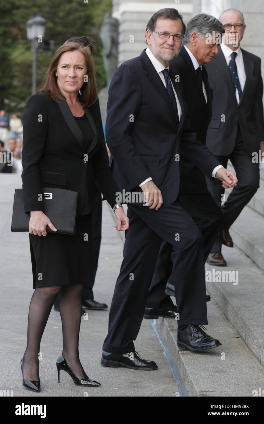 Spain's Popular Party Elects Pablo Casado, a Hard Liner, to Replace Rajoy -  The New York Times, image size:866x1390
