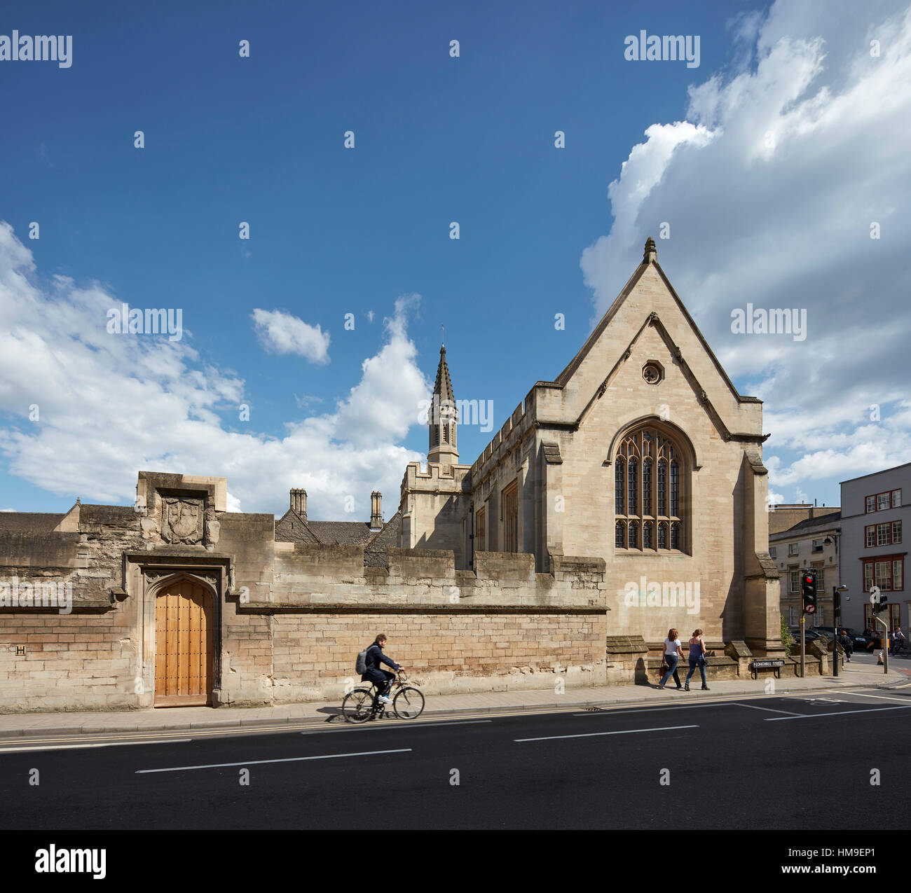 Longwall Library Street scene with Longwall perimeter wall. Longwall Library, Oxford ...