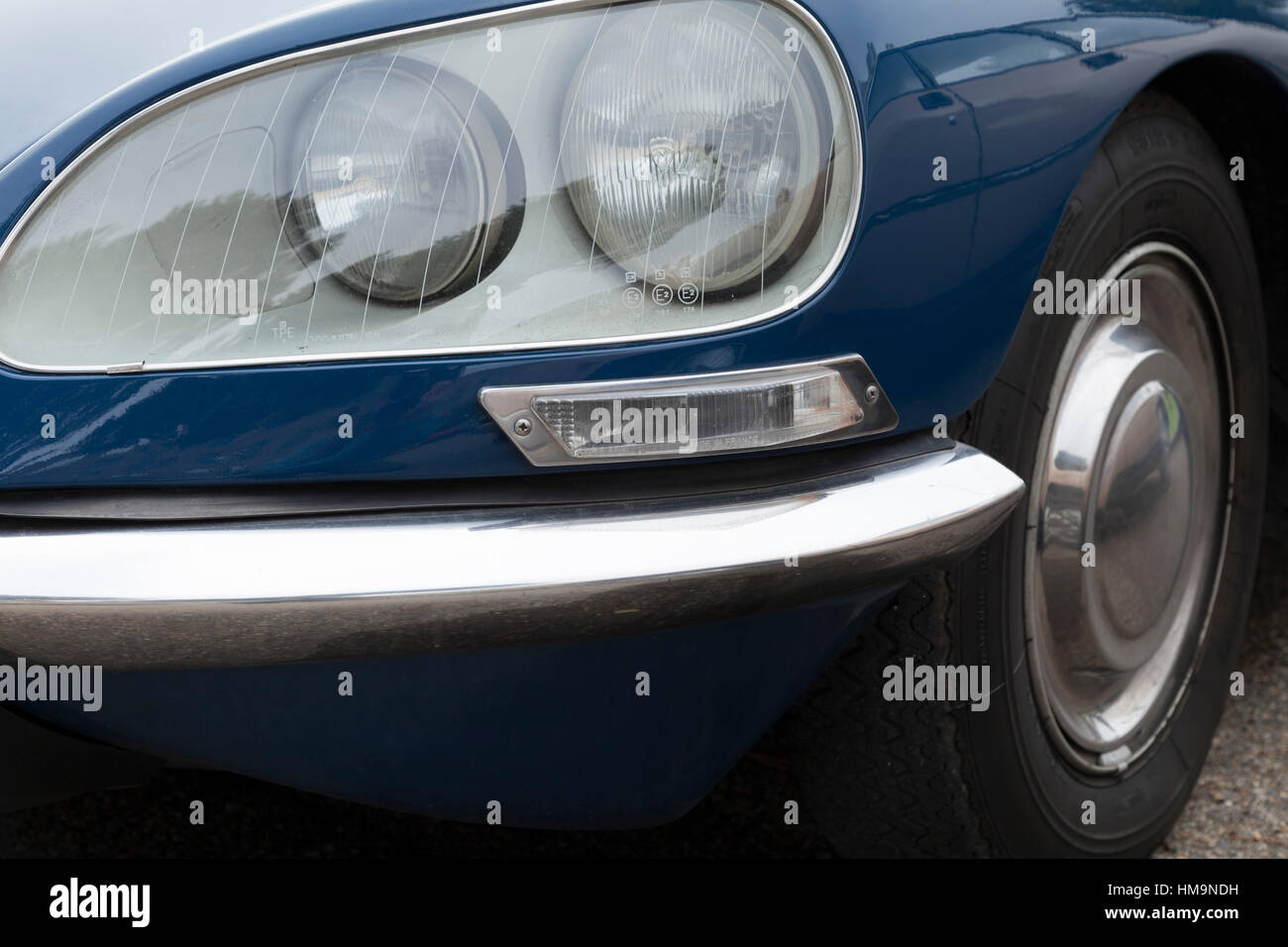 Citroen DS 21,detail of the headlamps Stock Photo