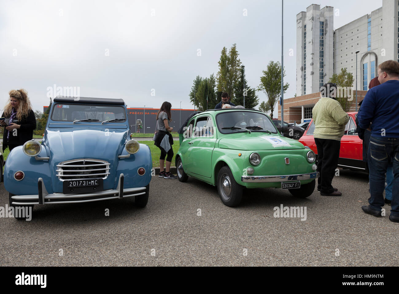 citroen 2cv vs fiat 500