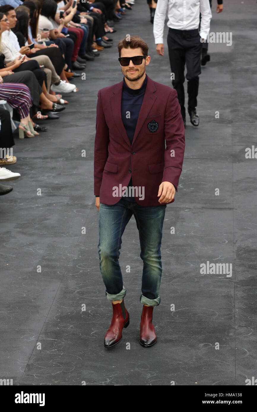 Sydney, Australia. 1st Feb, 2017. David Jones Autumn Winter 2017 collections launch rehearsal at St Mary's Cathedral Precinct. Pictured: Jason Dundas showcases designs by Calibre. Credit: Richard Milnes/Alamy Live News Stock Photo