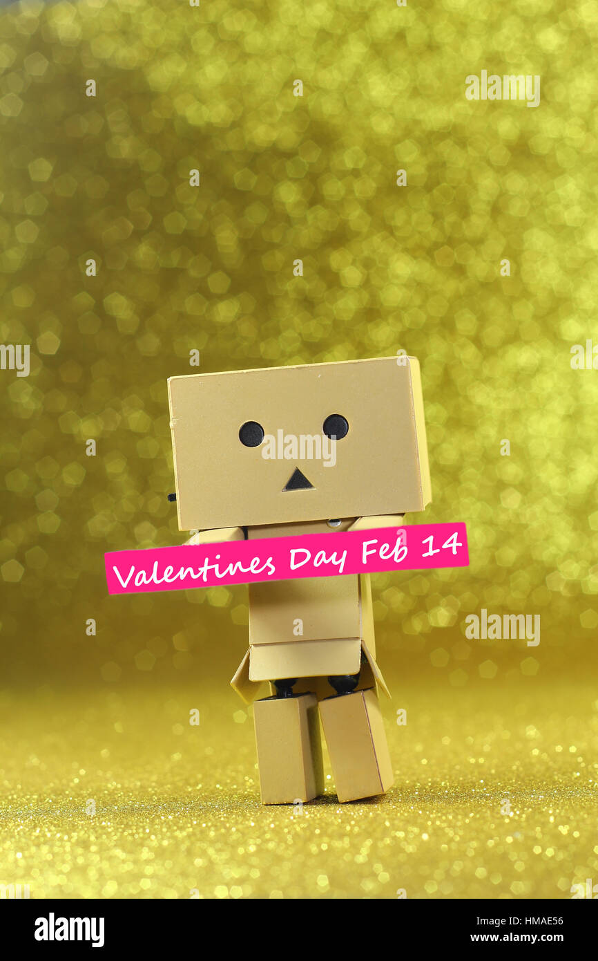 Robot love hi-res stock photography and images - Page 4 - Alamy, image size:866x1390