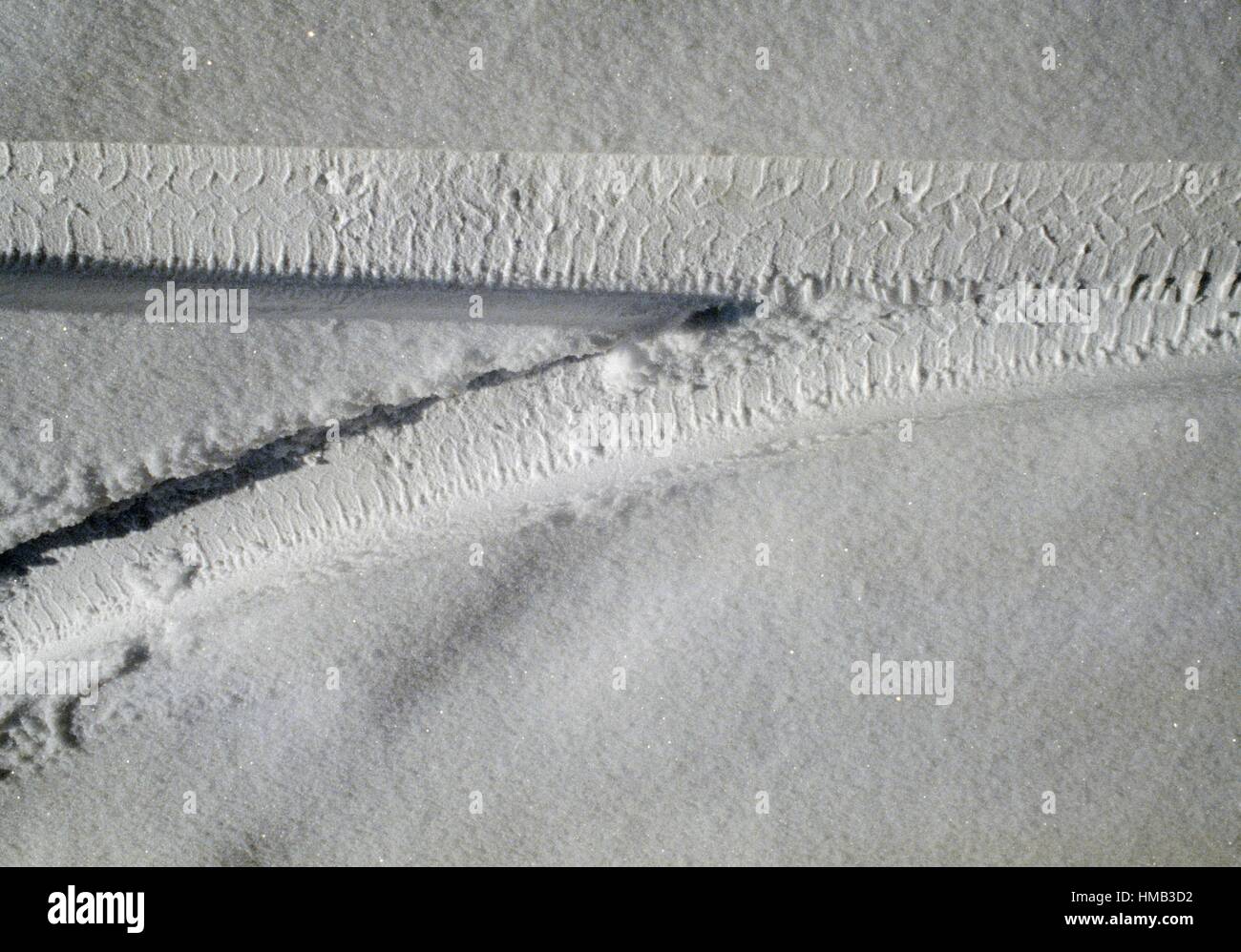 Tire tracks on the snow hi-res stock photography and images - Alamy