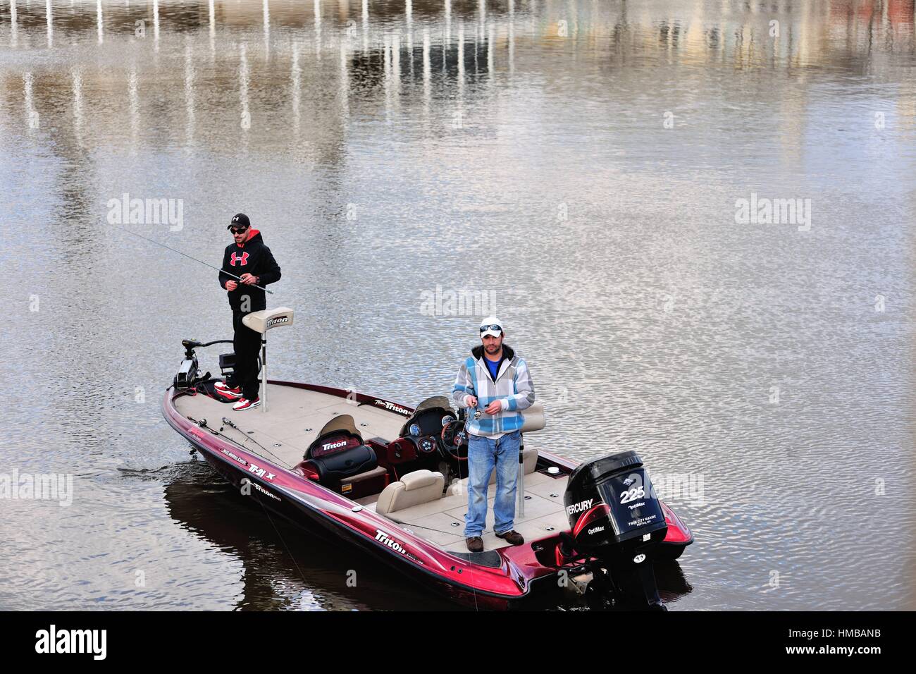 Illinois River Fishing High Resolution Stock Photography And Images Alamy