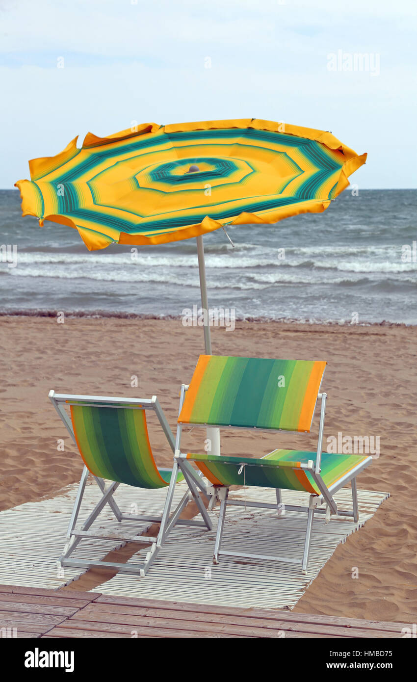 Windy day umbrellas hires stock photography and images Alamy