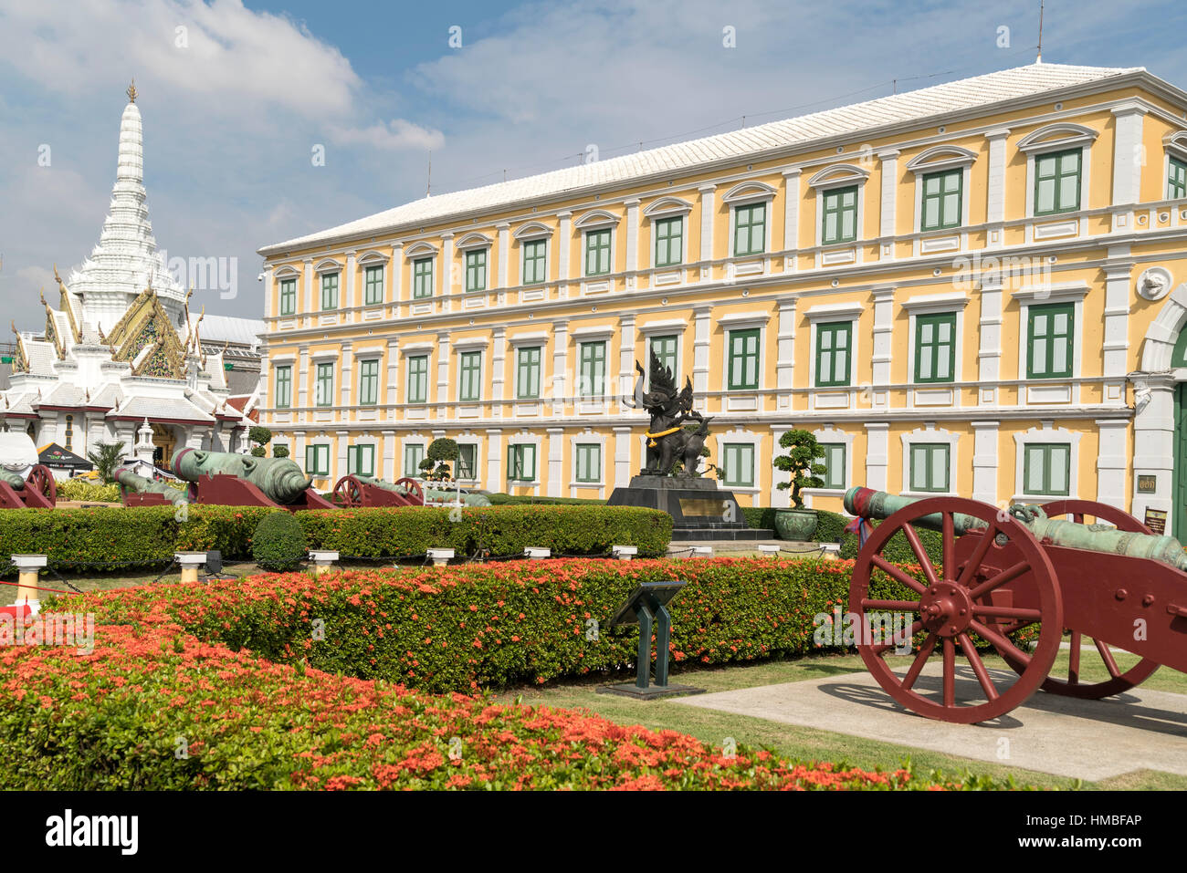 Cannon in front of the Ministry of Defence,  Bangkok, Thailand, Asia Stock Photo