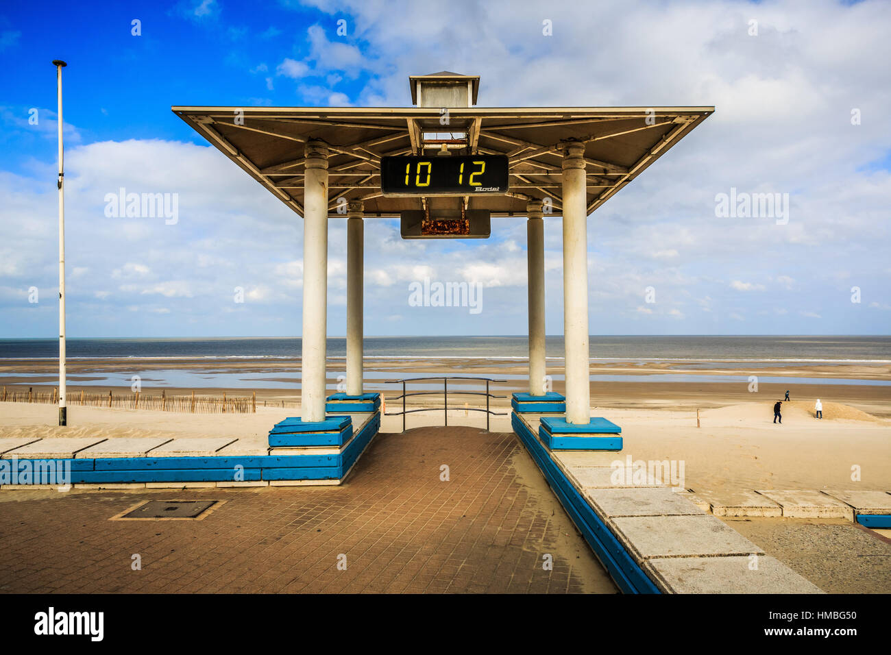 Soulac-sur-Mer (south-western France) on 2015/03/22: the beach at low tide Stock Photo