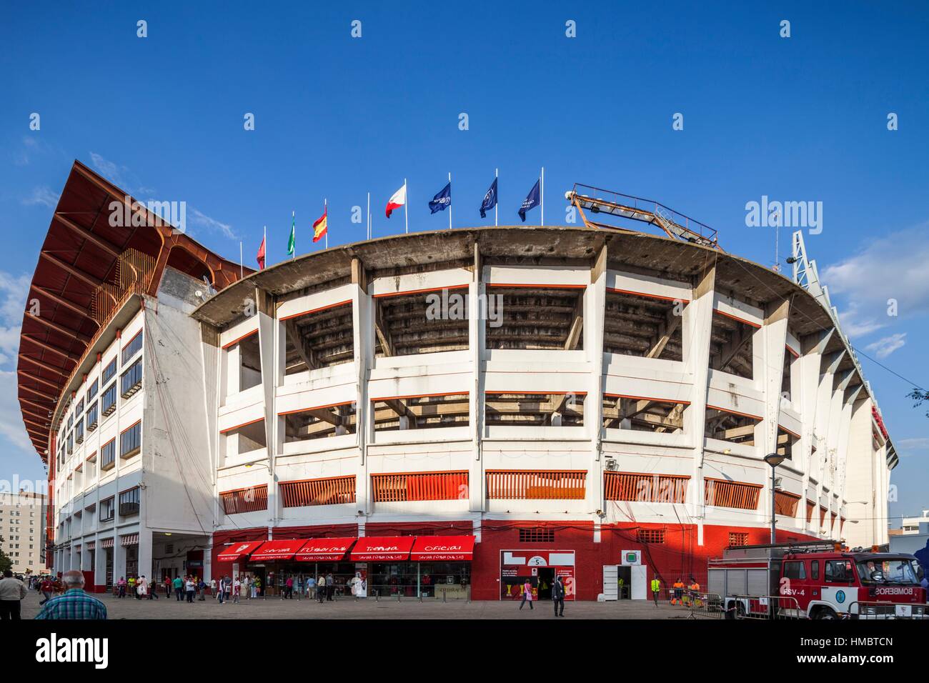 Soccer - European Cup - Final - Steaua Bucharest v Barcelona - Estadio  Ramon Sanchez Pizjuan, Sevilla Stock Photo - Alamy