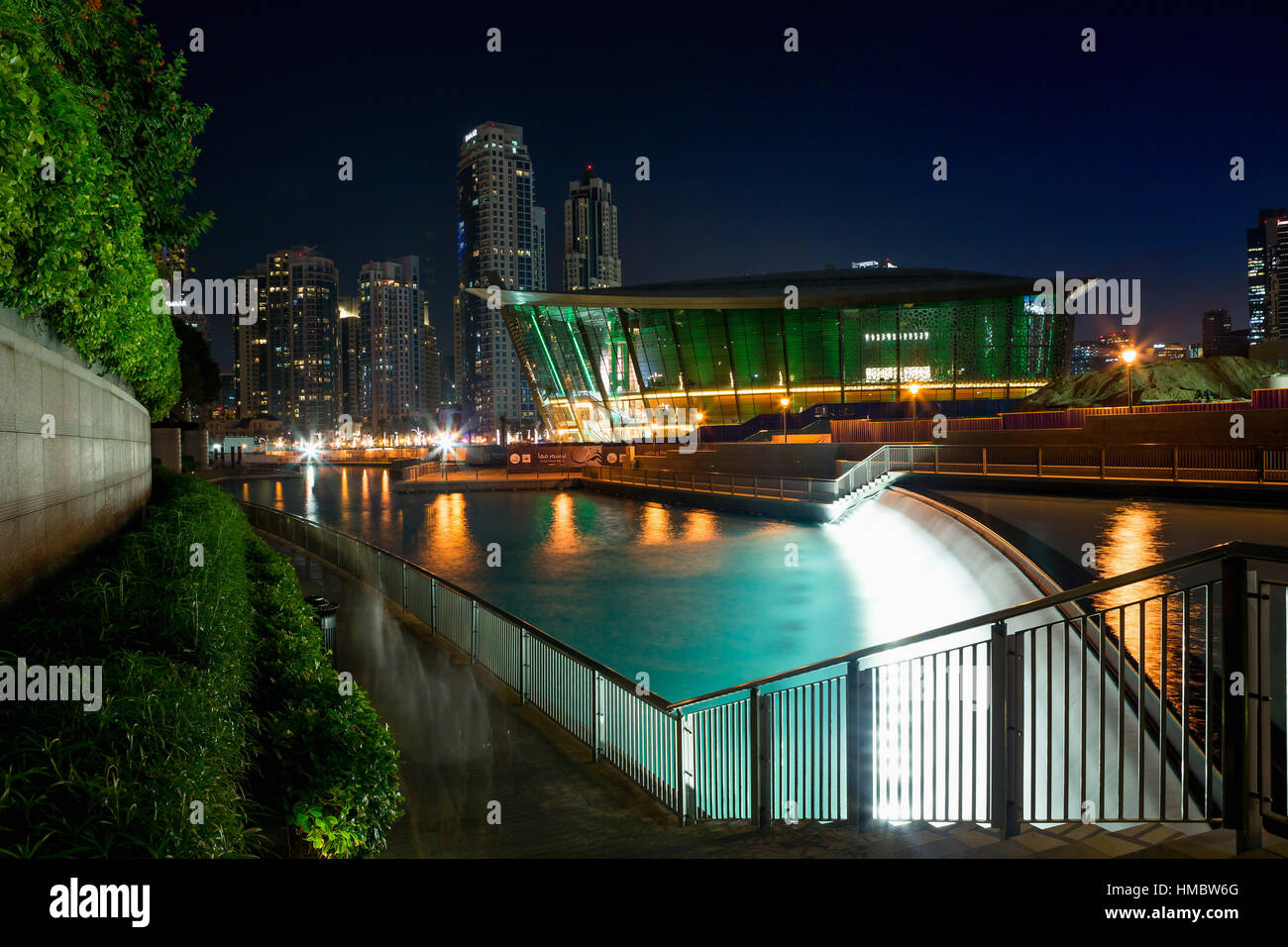 Sail shaped building hi-res stock photography and images - Alamy
