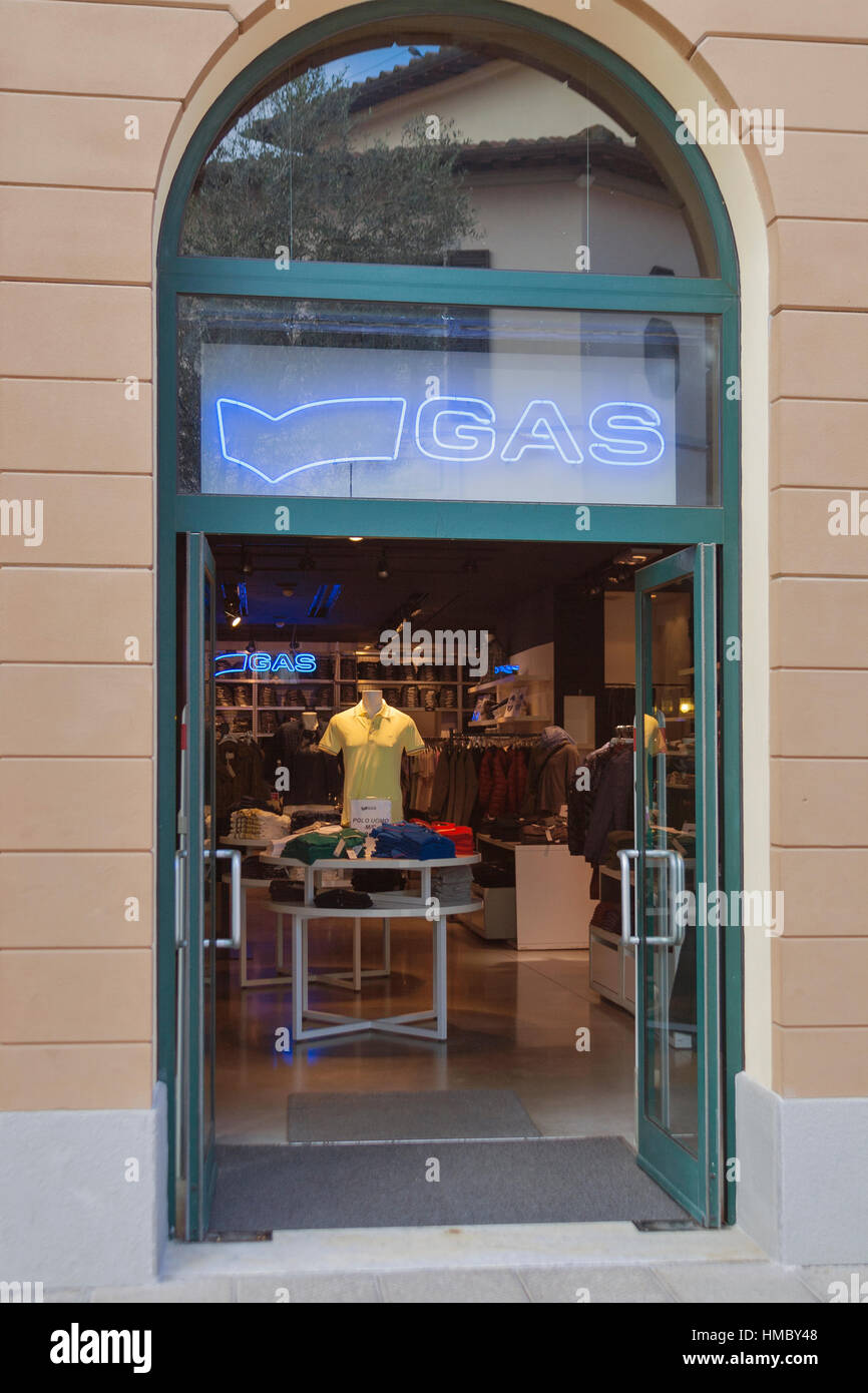 MUGELLO, ITALY - SEPTEMBER 11, 2014: Facade of GAS Jeans store in  McArthurGlen Designer Outlet Barberino situated in 30 minutes from  Florence. McArthu Stock Photo - Alamy