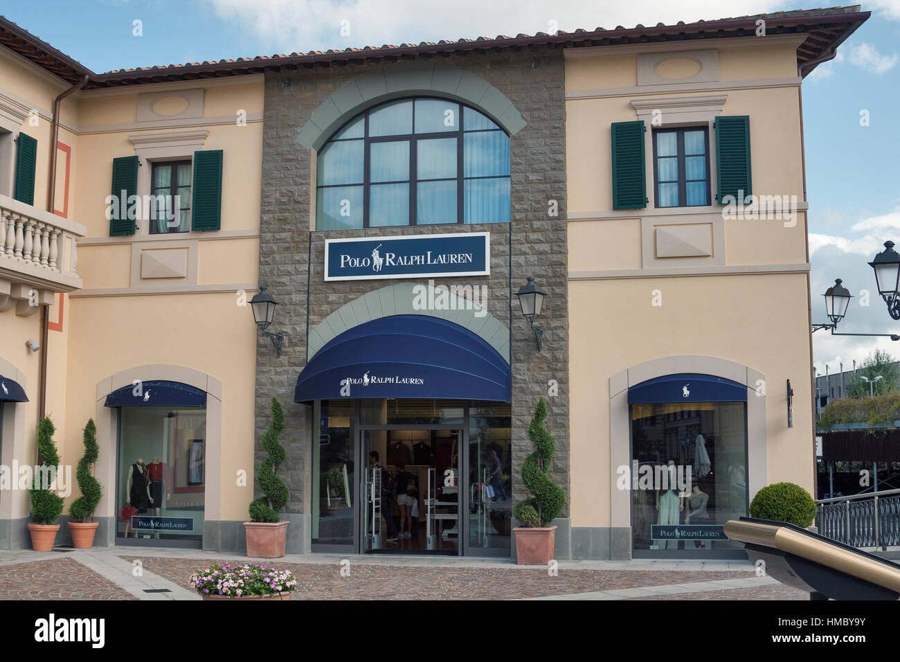MUGELLO, ITALY - SEPTEMBER 11, 2014: People visit Polo Ralph Lauren store  in McArthurGlen Designer Outlet Barberino near Florence. Ralph Lauren was  fo Stock Photo - Alamy