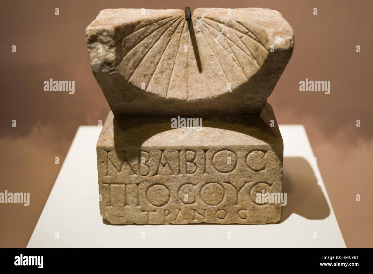 Roman sundial hires stock photography and images Alamy