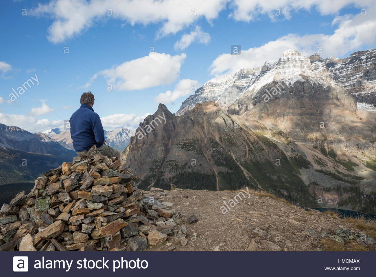 Hiker looking at mountain view hi-res stock photography and images - Alamy