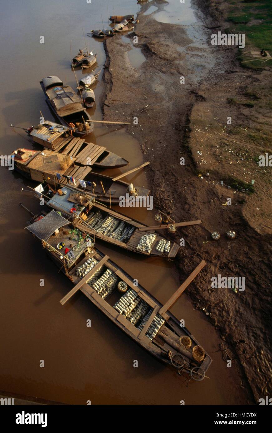 Sampan boat hi-res stock photography and images - Alamy