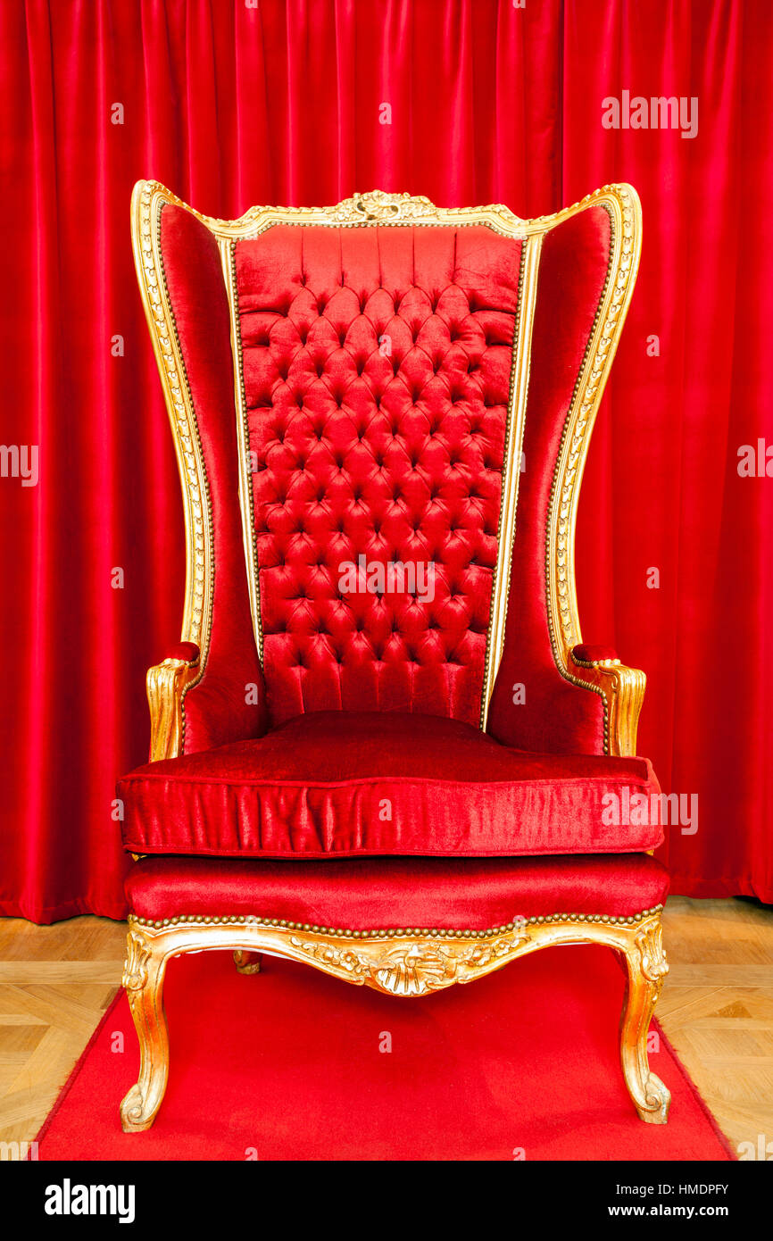 Throne chair behind her hi-res stock photography and images - Alamy