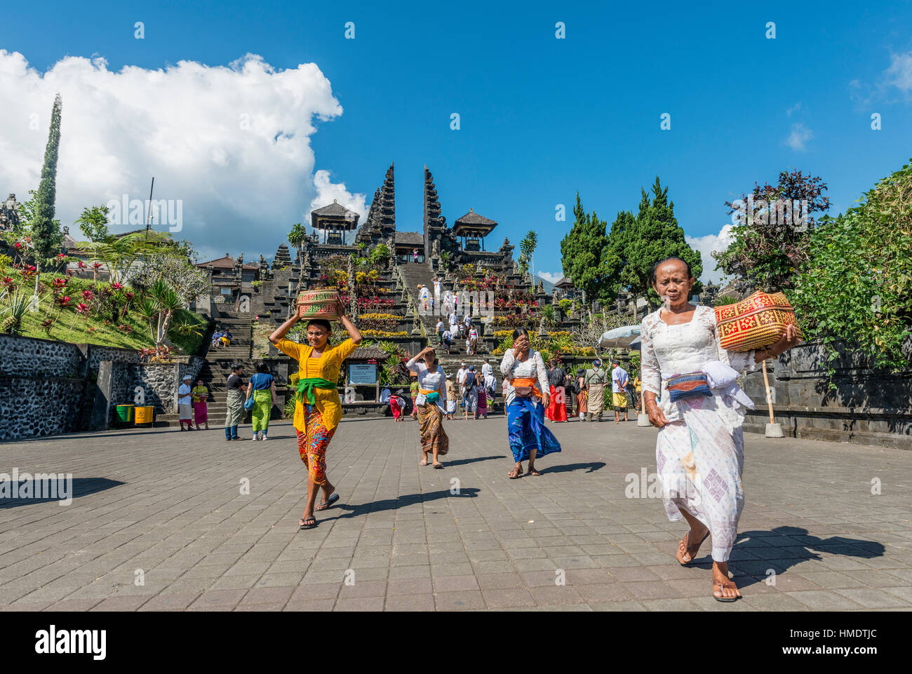 Devout Balinese, split gate, Candi bentar, mother temple Besakih, Pura Agung Besakih Penetaran, Banjar Besakih, Bali, Indonesia Stock Photo