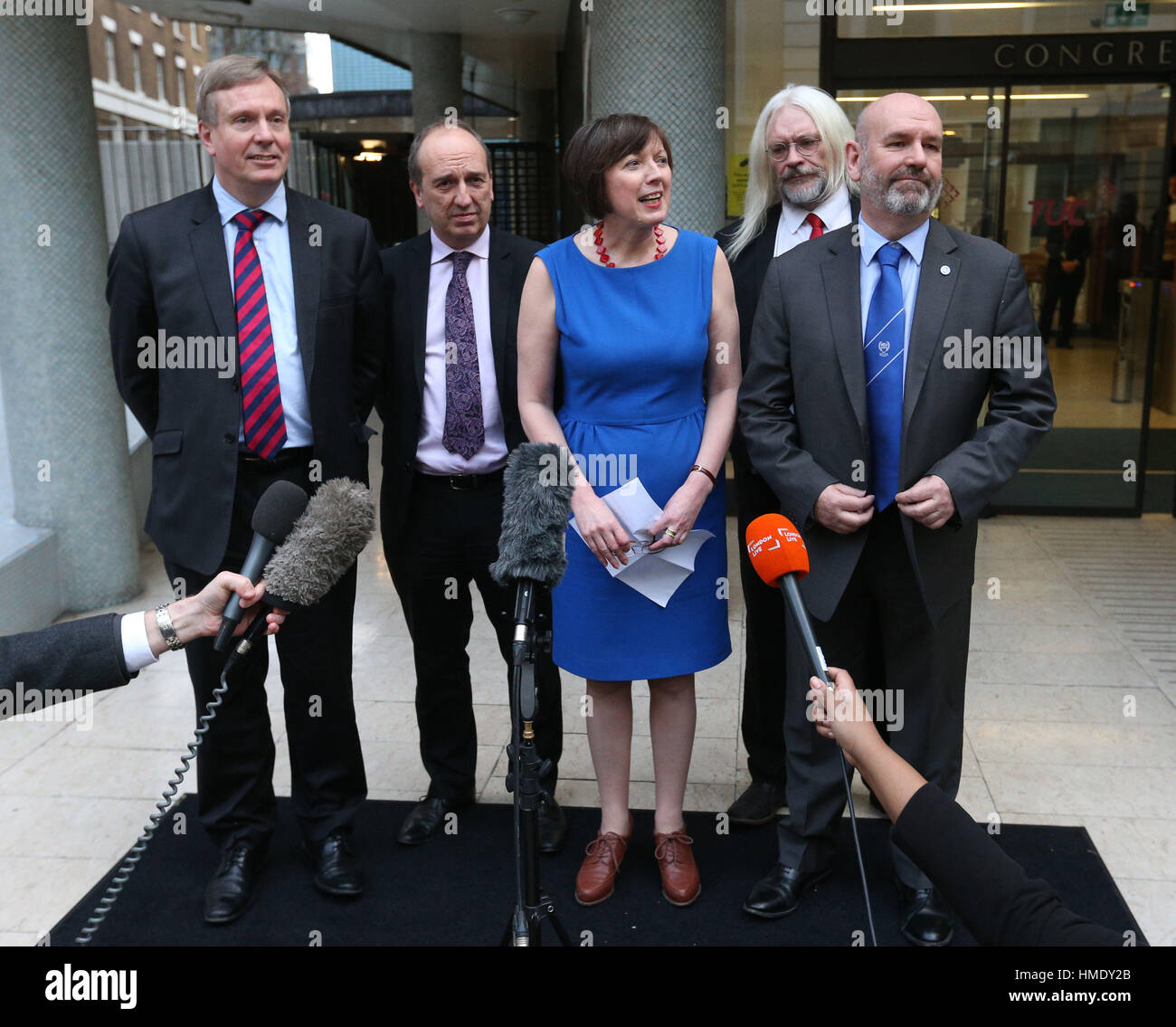 (left to right) Nick Brown Chief Operating Officer for GTR, Andy Meadows UK HR Director for Abellio, Frances O'Grady, General Secretary of the TUC, President of Aslef Tosh McDonald and Aslef General Secretary Mick Whelan announce the outcome of talks between ASLEF and Southern Rail at TUC Congress House in London. Stock Photo