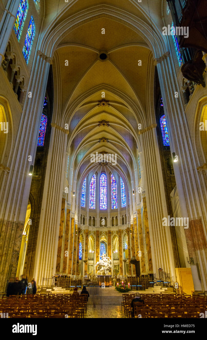 Chartres cathedral interior hires stock photography and images Alamy