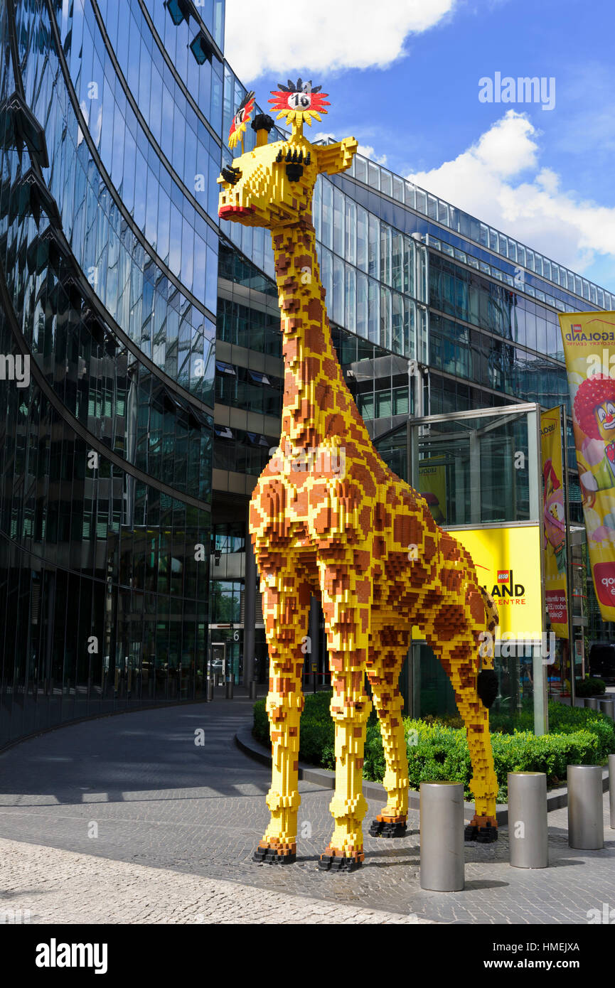 A life-sized LEGO giraffe outside the LEGO Museum in Postdamer Platz,  Berlin, Germany Stock Photo - Alamy