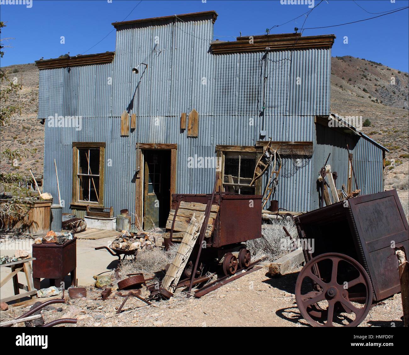Metal building hires stock photography and images Alamy