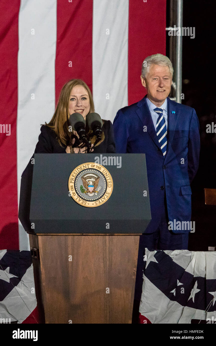 NOVEMBER 7, 2016, INDEPENDENCE HALL, PHIL., PA - PHILADELPHIA, PA - NOVEMBER 07: President Bill Clinton and Chelsea Clinton Mezvinsky appear the Night Before rally at Independence Hall on November 7, 2016 in Philadelphia, Pennsylvania. Stock Photo