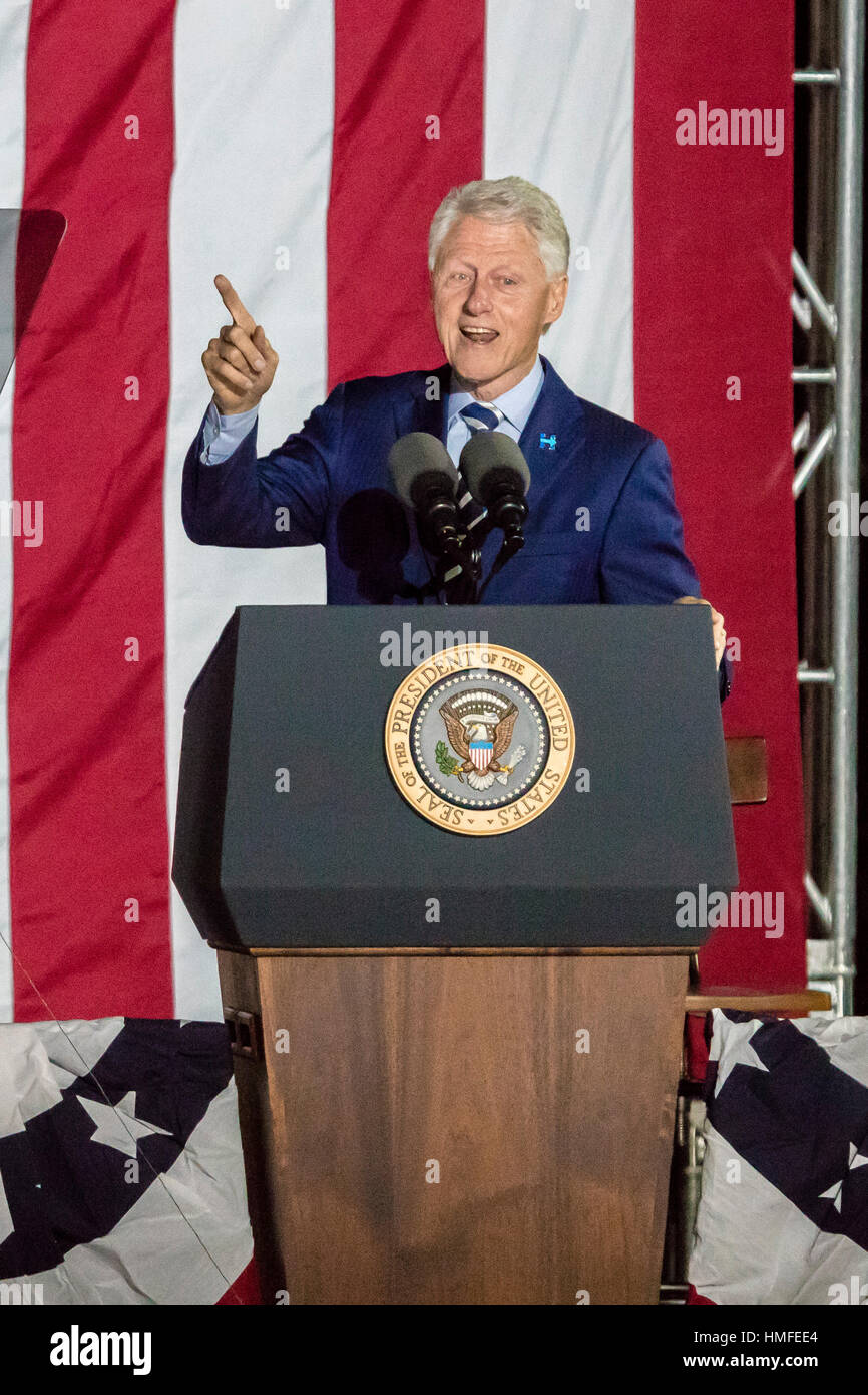 NOVEMBER 7, 2016, INDEPENDENCE HALL, PHIL., PA - PHILADELPHIA, PA - NOVEMBER 07: President Bill Clinton speaks the Night Before rally at Independence Hall on November 7, 2016 in Philadelphia, Pennsylvania. Stock Photo
