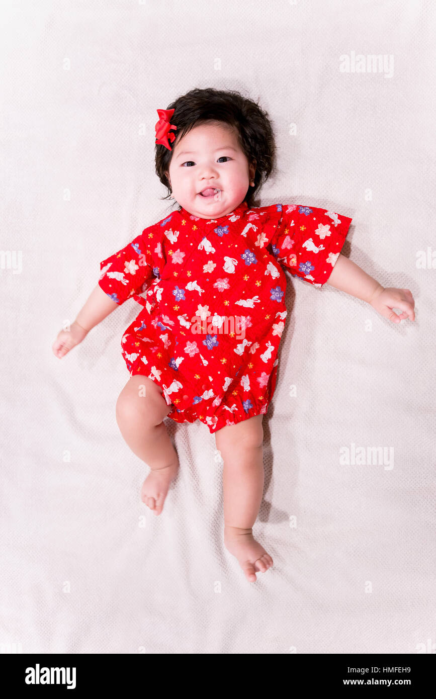 Traditional japanese child outfit hi-res stock photography and images ...