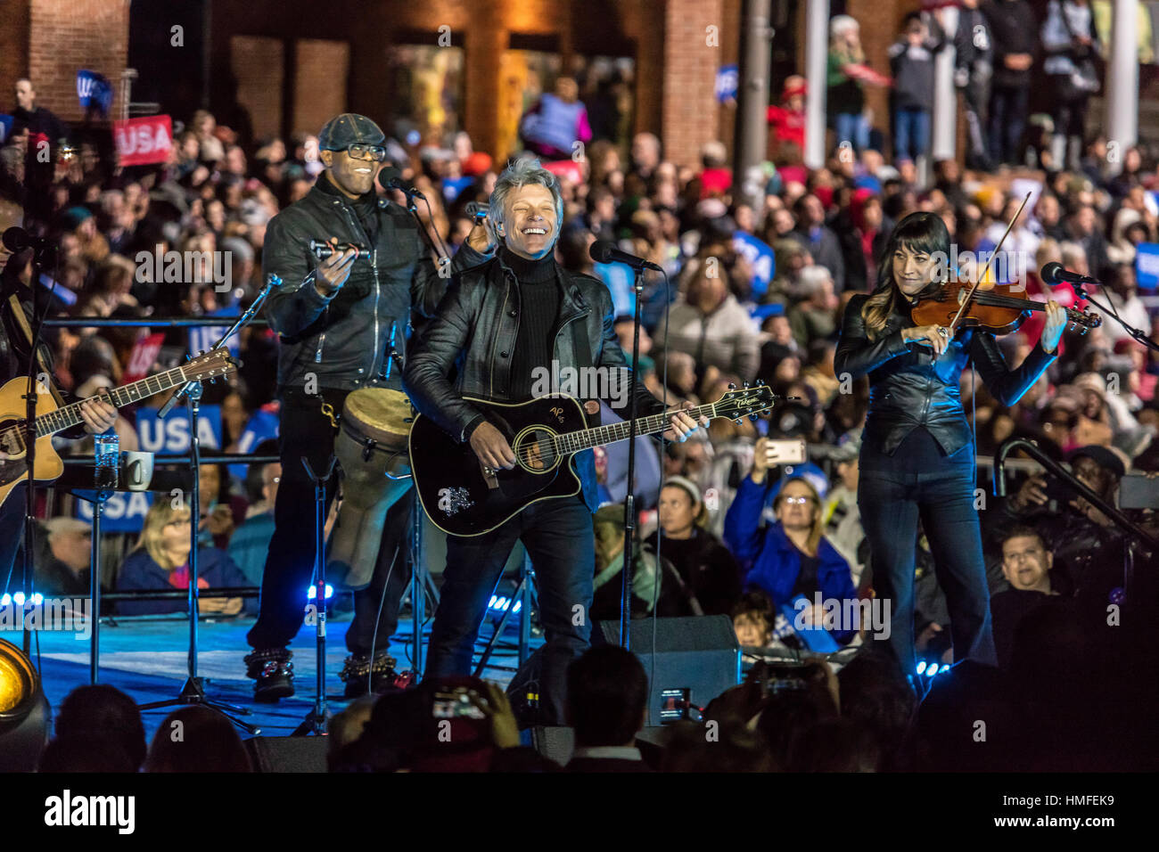 NOVEMBER 7, 2016, INDEPENDENCE HALL, Musician Jon Bon Jovi performs at an election eve rally for Hillary Clinton featuring Bill and Chelsea Clinton, Barack and Michelle Obama and 'the boss.' Stock Photo