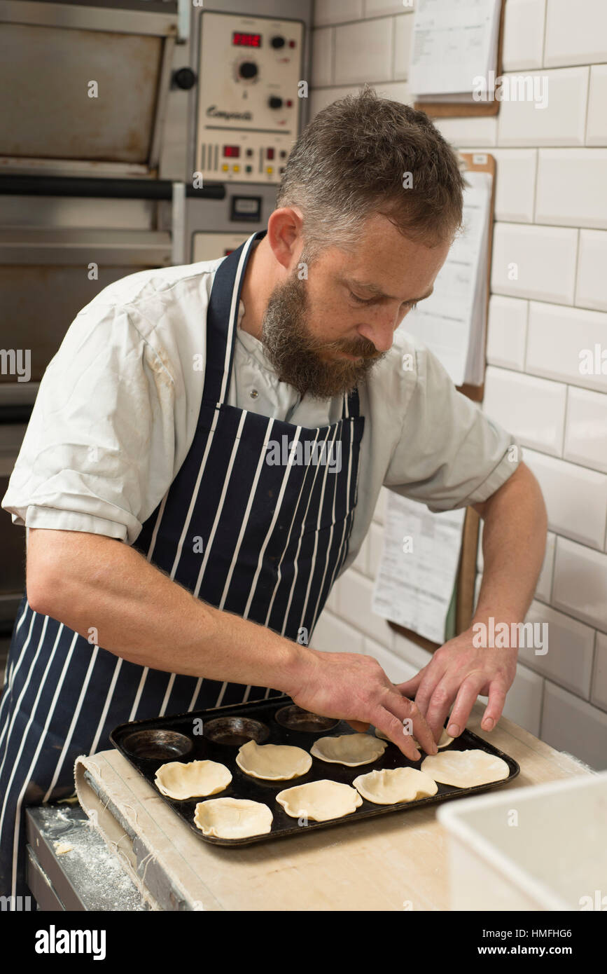 Bakers uniform hi-res stock photography and images - Page 13 - Alamy